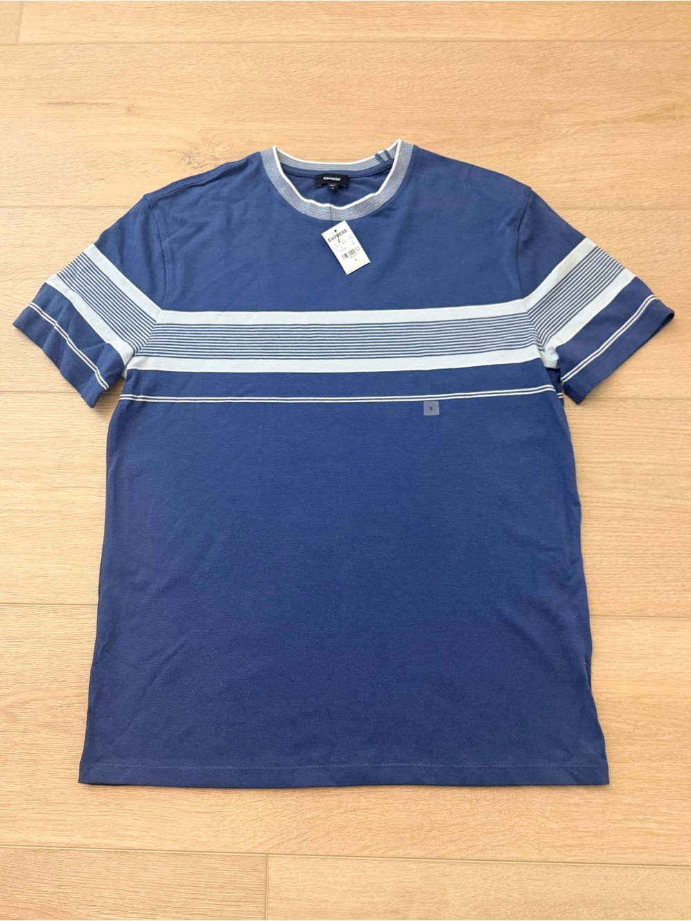 Express Men's Blue Striped Crew Neck T-Shirt